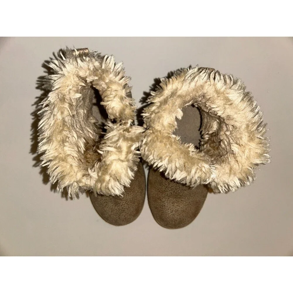 Cat And Jack Little Girls Golden Furry Boots Size 9 Preowned